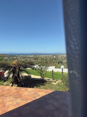 Property grounds - Villa Demirà | Panoramic villa with pool & views of Lo Stagnone and the Egadi Islands (Marsala)