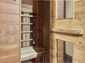 Hair dryer, towels, soap, shampoo - JUAN HOTEL SOME (Incheon)