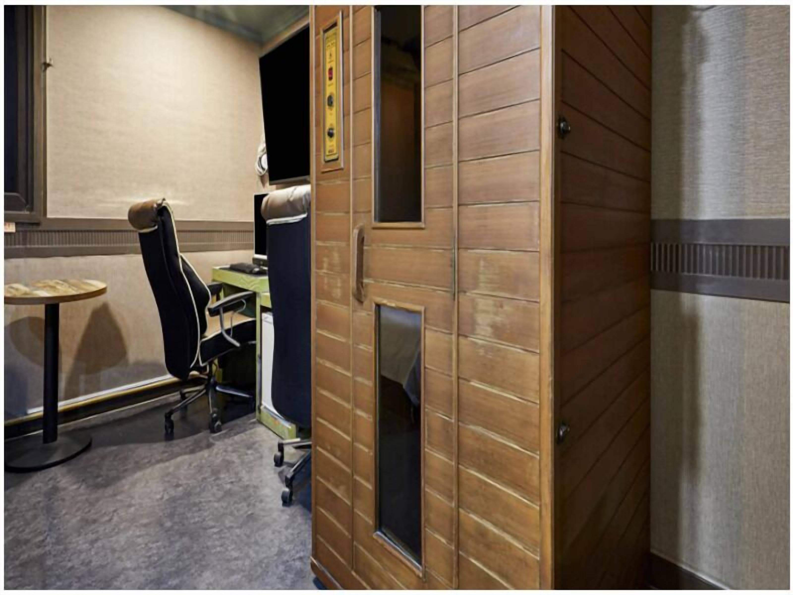 基础开间套房 | 免费 WiFi