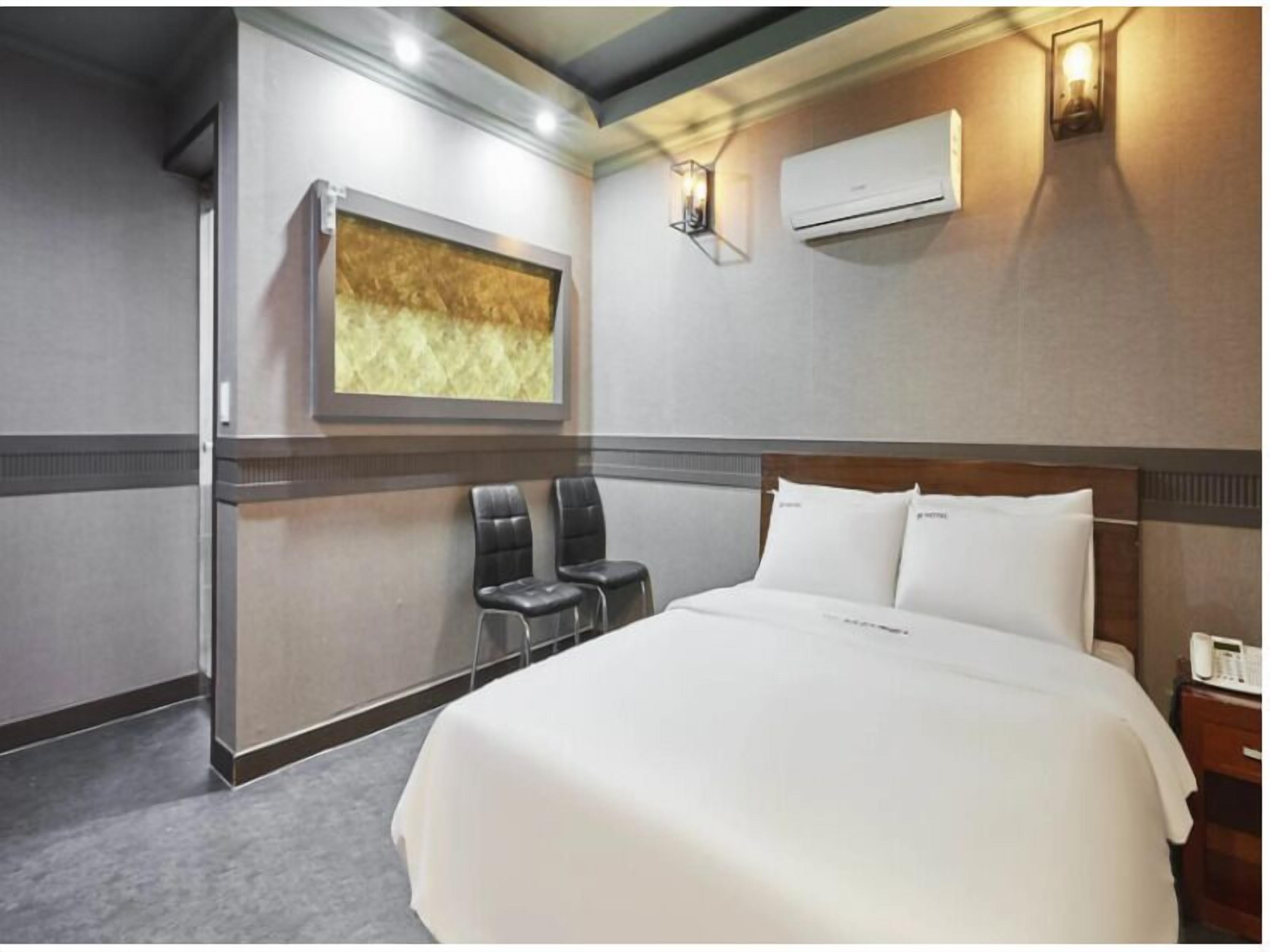 Basic Double Room | Free WiFi