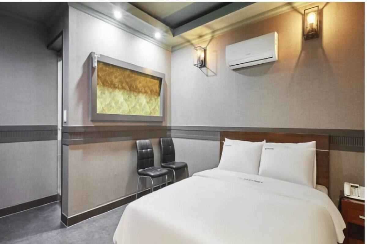 Basic Double Room | Free WiFi