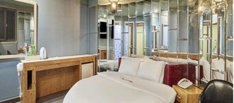JUAN HOTEL SOME