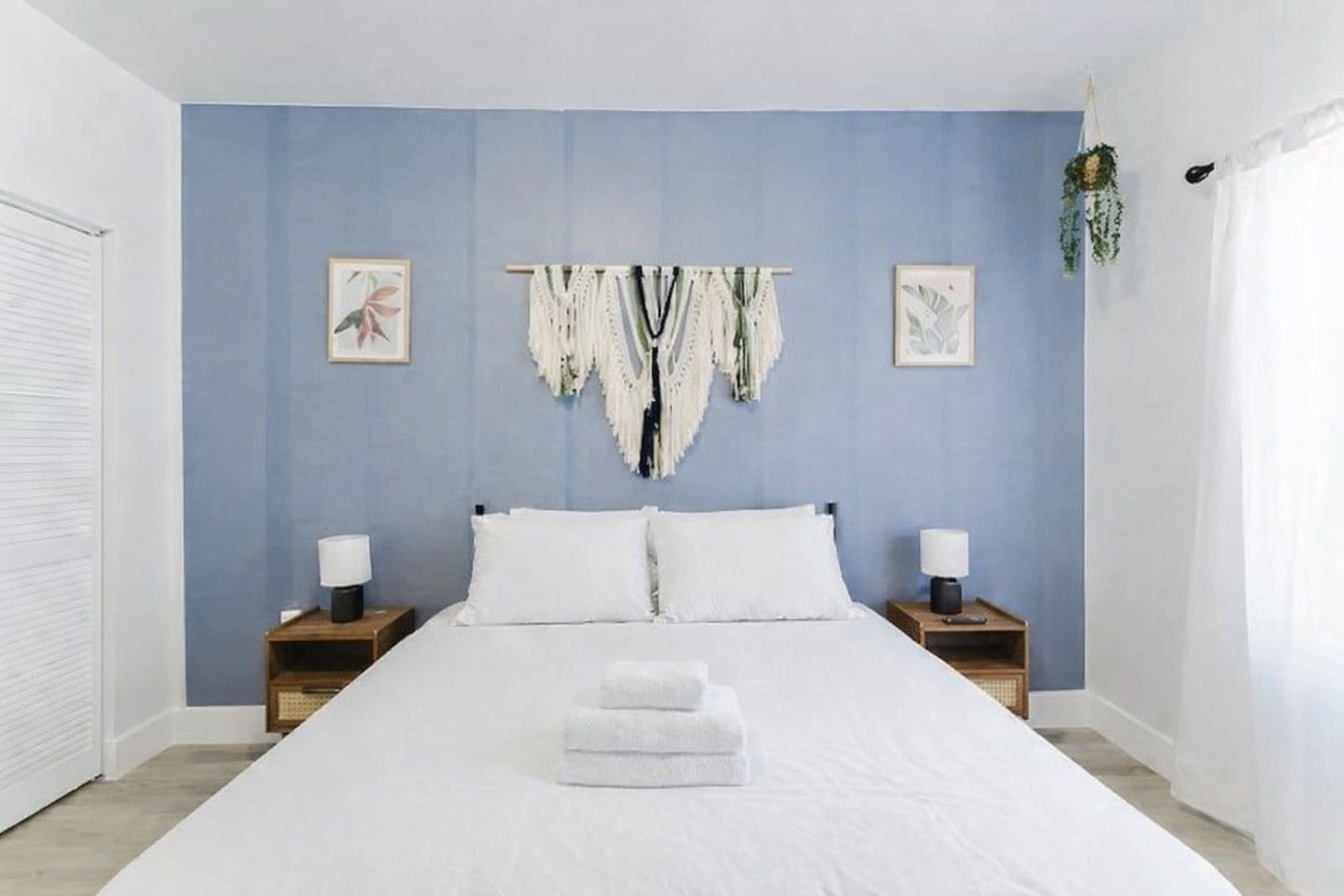 WiFi, bed sheets