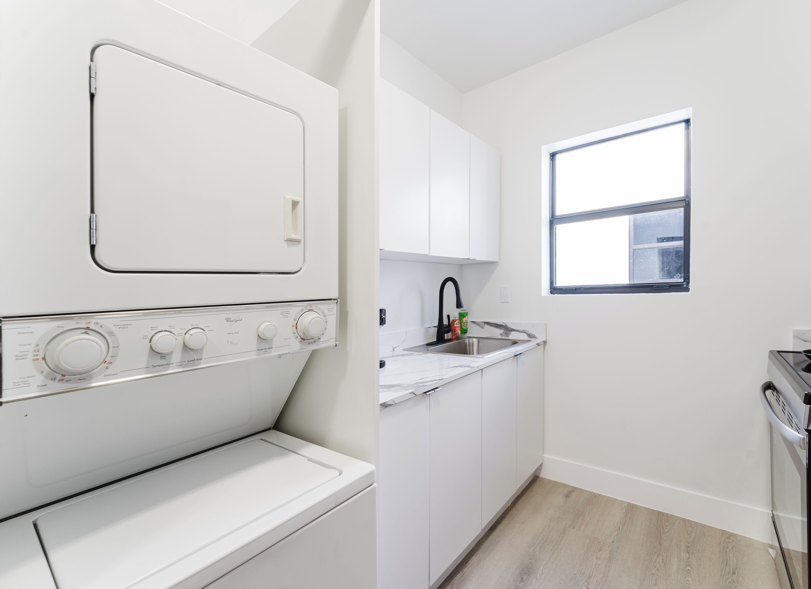 Mikrowelle, Ofen, Herdplatte, Geschirrspüler