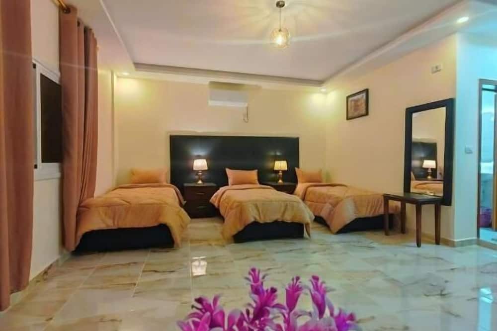 I home petra hostel