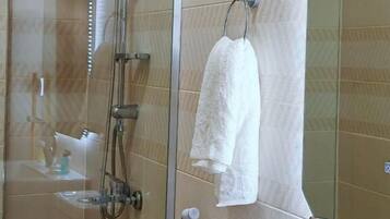 双人房或双床房, 城市景观 | 浴室