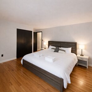 Iron/ironing board, free WiFi, bed sheets