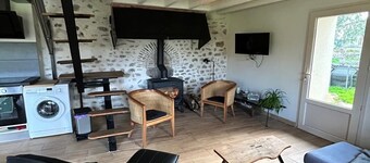 Cosy country cottage on the banks of the Gartempe river