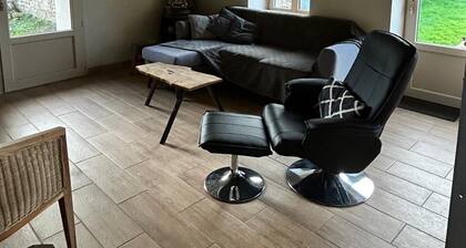 Cosy country cottage on the banks of the Gartempe river