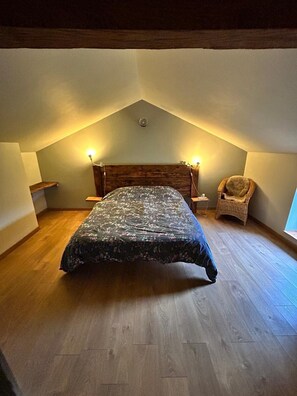 2 chambres, fer et planche Ă repasser, Wi-Fi gratuit, draps fournis