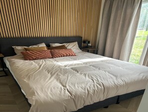 Casa | 4 dormitorios y ropa de cama