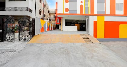 Townhouse Oak Sector 18 Metro Station