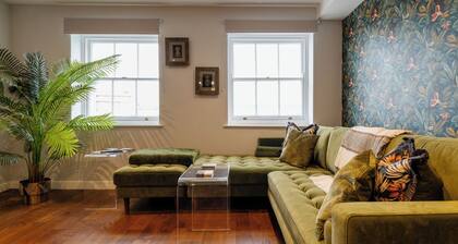 Stunning High Street Loft in Cheltenham