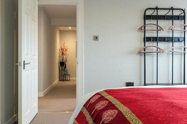 Stunning High Street Loft In Cheltenham - Cheltenham