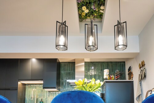 Stunning High Street Loft in Cheltenham