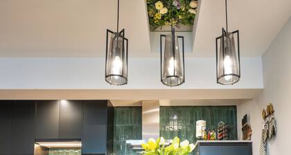 Stunning High Street Loft in Cheltenham