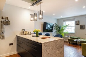Interior - Stunning High Street Loft in Cheltenham (Cheltenham)