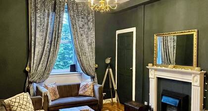 Charming cosy Victorian apartment