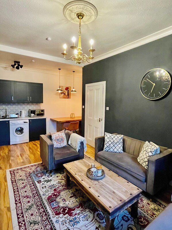 Smart TV, fireplace, video games, books