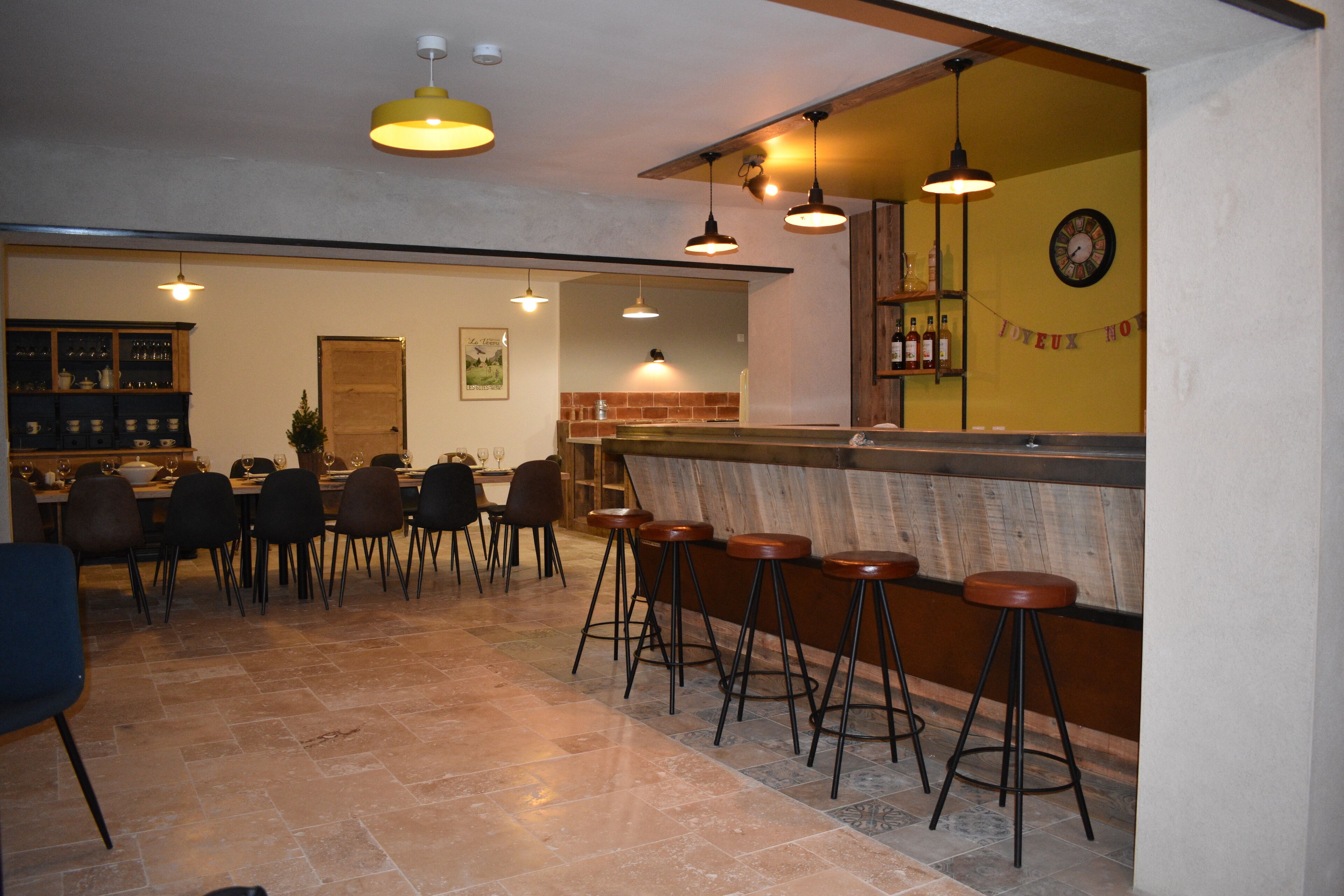 Bar (in der Unterkunft)