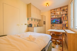 Iron/ironing board, WiFi, bed sheets - Parisian charm on the Left Bank, Montparnasse district (Paris)