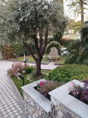 Unclassified image, 3 of 106, button - Intimate and cozy cottage with garden and whirlpool for exclusive use. (Castel del Bosco)