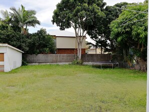 Property grounds - Walk to Beach Queenslander near Esplanade in Hervey Bay (Scarness)