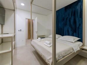 Villa | 8 bedrooms, individually furnished, iron/ironing board, bed sheets - Huge Party Villa Near Imotski (Imotski)