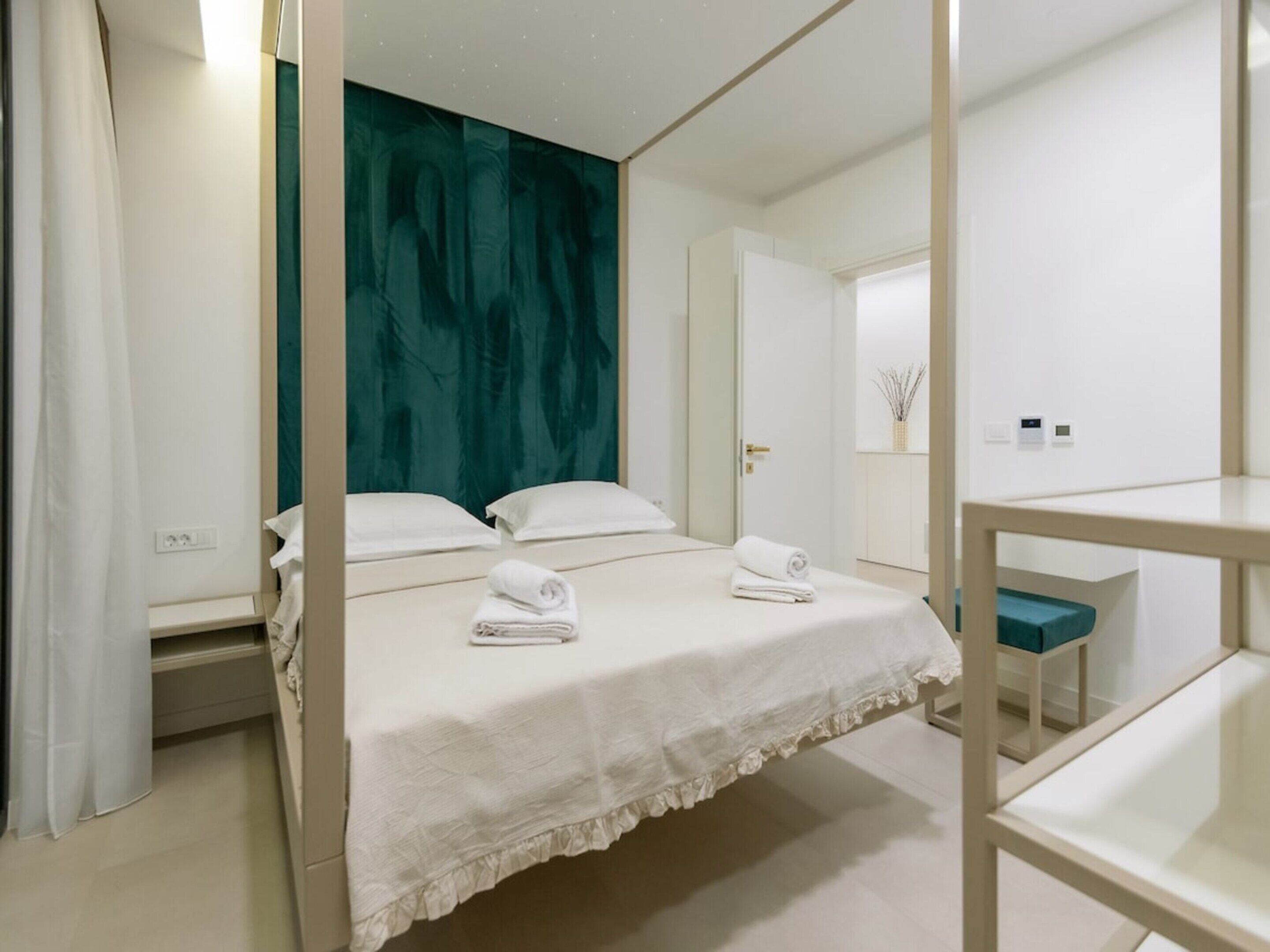 Villa | 8 bedrooms, individually furnished, iron/ironing board, bed sheets