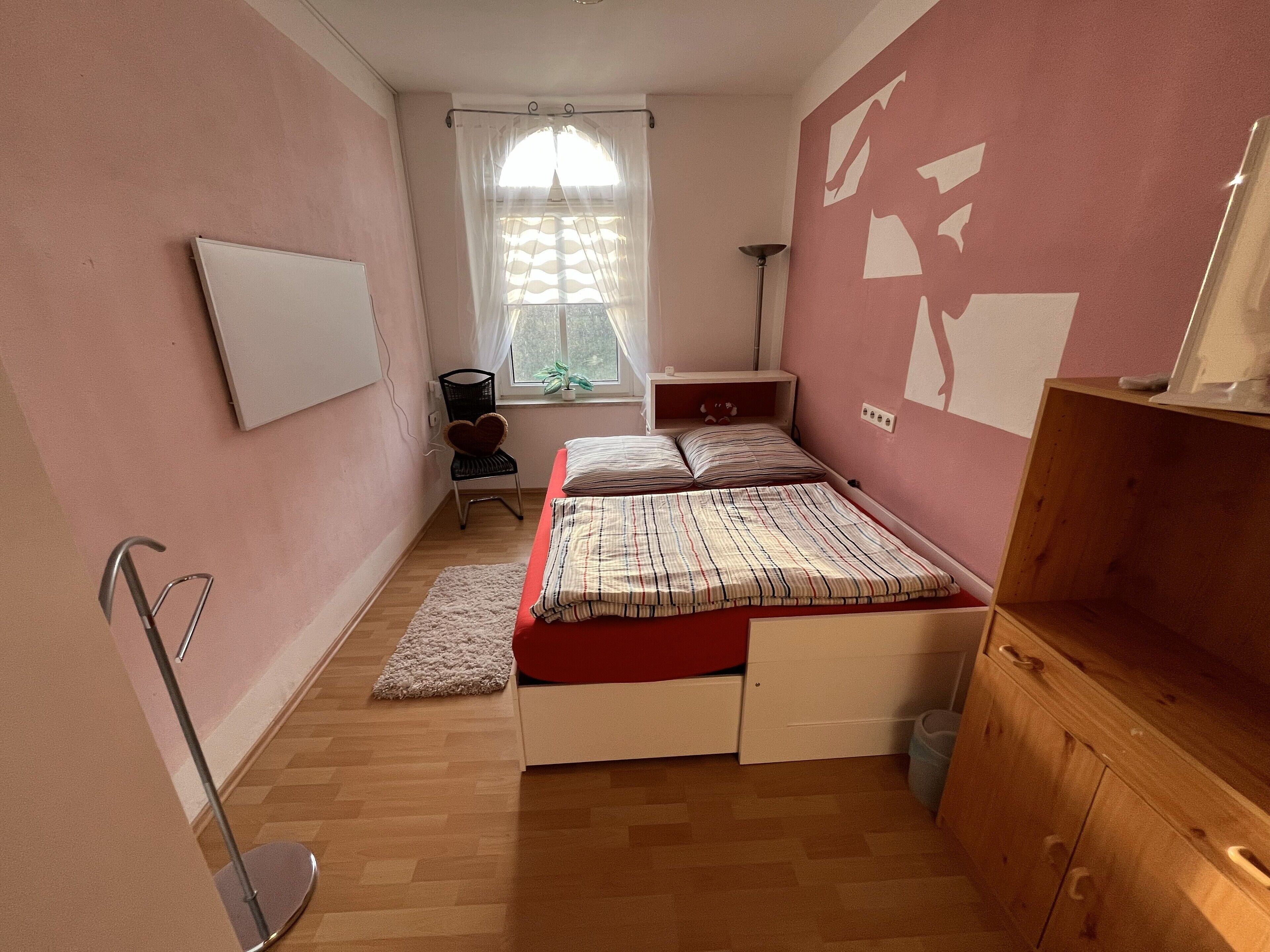 2 bedrooms, desk, free WiFi, bed sheets