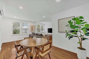2 bedrooms, Internet - Victoria Park Oasis Walk to las Olas Beach (Fort Lauderdale)