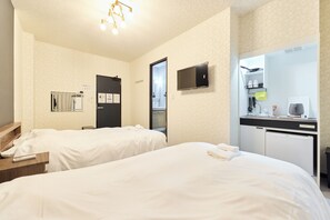 Basic-Doppel- oder -Zweibettzimmer
