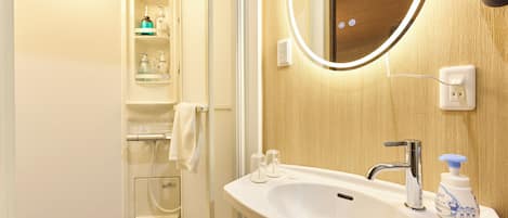 Comfort Double Room | Bathroom | Shower, hair dryer, towels, soap