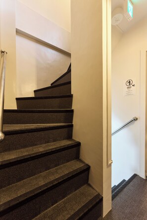 Staircase - Shinsaibashi Cozy House (Osaka)