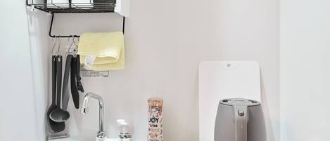 Basic Double or Twin Room | Private kitchen