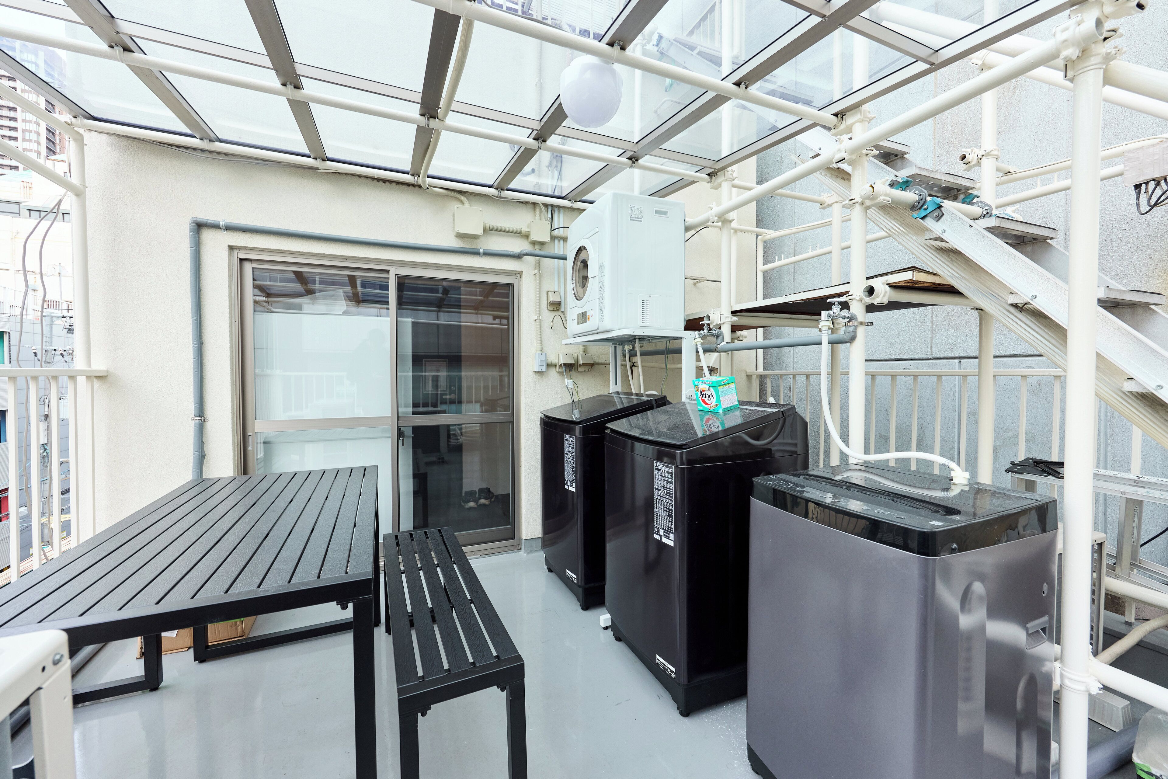 شرفة على السطح