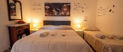 2 habitaciones, tabla de planchar con plancha, internet y ropa de cama