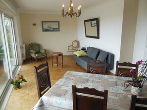 Living area - Vintage house in town center with view of Morgat (Crozon)