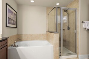 Shower, towels - Sapphire Beach- Located in Pointe West- Beach Front- 3BD/3BA. Sleeps 9 (Galveston)
