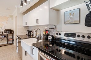 Condo, 1 Bedroom | Private kitchen | Fridge, oven, coffee/tea maker, toaster - 1565 Nw Wall St 128/129 1 Bedroom Condo (Bend)