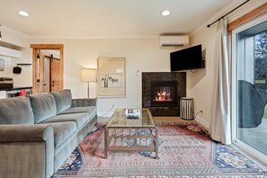 Condo, 1 Bedroom | Living area | Smart TV - 1565 Nw Wall St 128/129 1 Bedroom Condo (Bend)