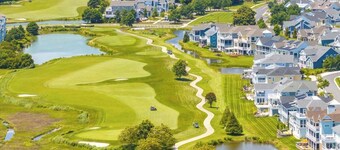 Bayside Resort: Great Location Walk to The Pool:  Beautiful 3 Bedroom 2.5 Baths