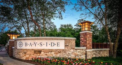 Bayside Resort: Great Location Walk to The Pool: