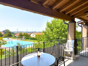 Outdoor dining - SG Family - Abbey Home (Sandrà)