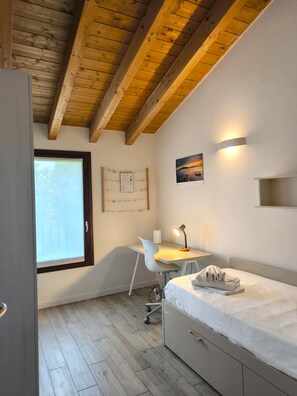 3 bedrooms, iron/ironing board, free WiFi, bed sheets - SG Family - Abbey Home (Sandrà)