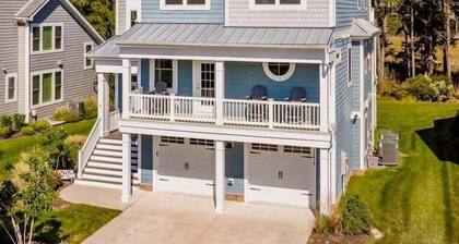 Bayside Resort * New Listing * Breathtaking Luxury