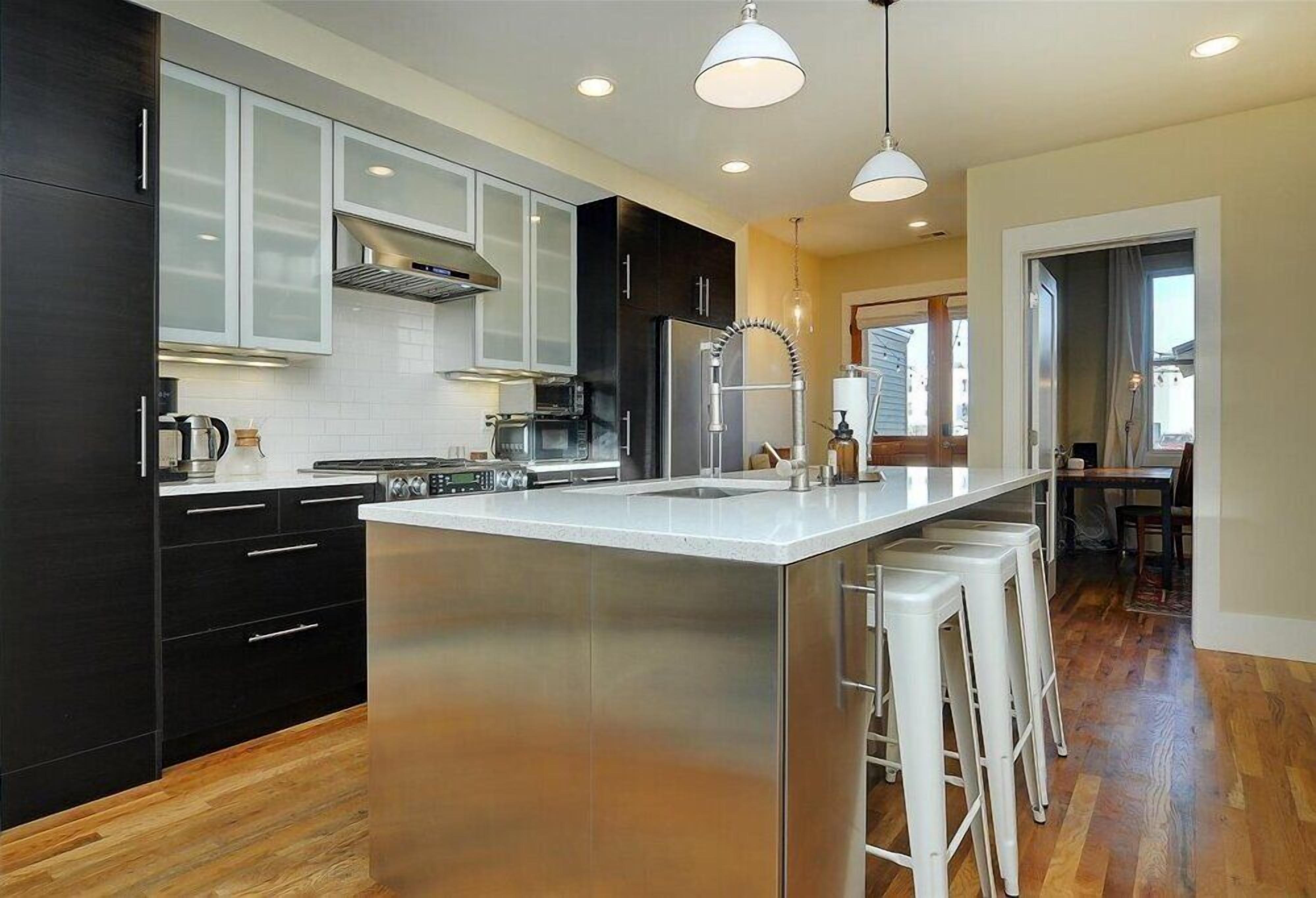 Refrigerador, microondas, horno, placa de cocina