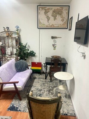Living area -  Garden Apartment (Philadelphia)