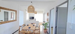 Dining - Spacious 3-bedroom penthouse in Pereybere (Pereybere)