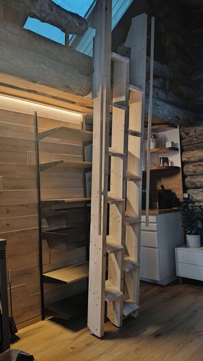 المنشأة من الداخل